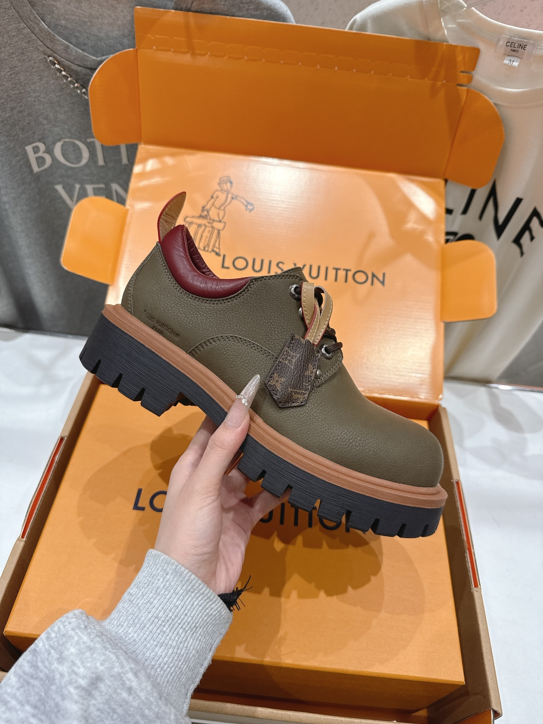 高版本出厂 情侣款 LOUIS VUITTON ss26 LV驴牌新款厚底系带英伦风大头鞋休闲鞋乐福鞋本