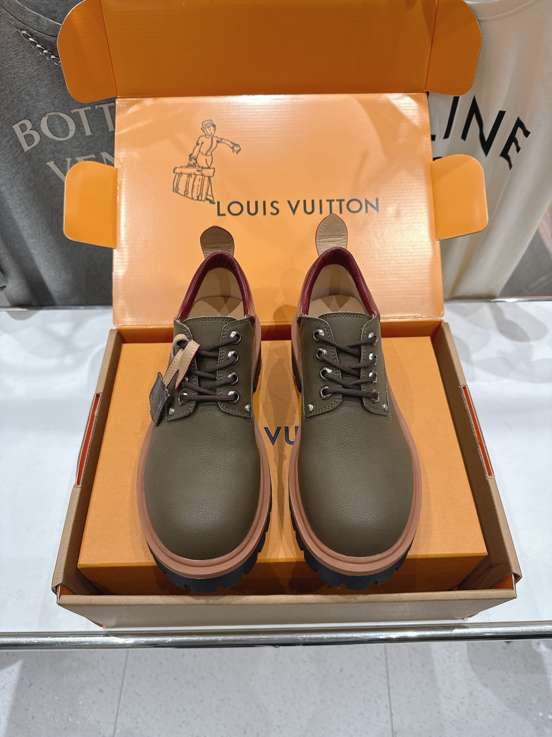 高版本出厂 情侣款 LOUIS VUITTON ss26 LV驴牌新款厚底系带英伦风大头鞋休闲鞋乐福鞋本