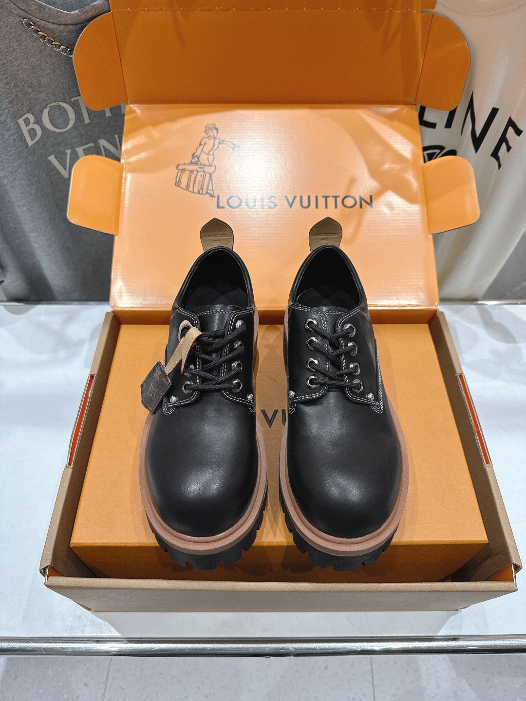 高版本出厂 情侣款 LOUIS VUITTON ss26 LV驴牌新款厚底系带英伦风大头鞋休闲鞋乐福鞋本