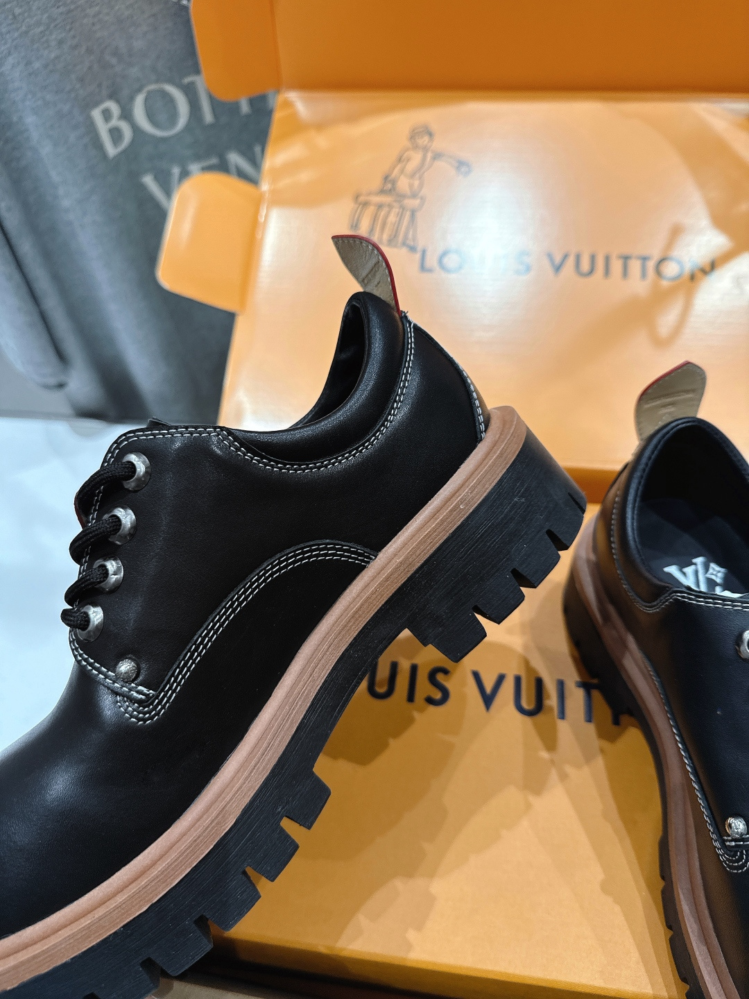 高版本出厂 情侣款 LOUIS VUITTON ss26 LV驴牌新款厚底系带英伦风大头鞋休闲鞋乐福鞋本