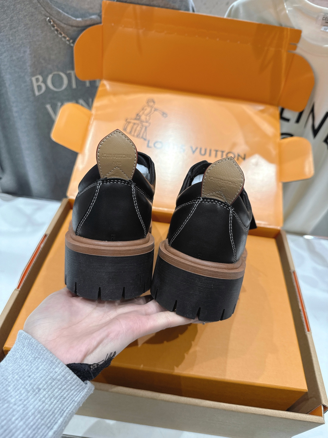 高版本出厂 情侣款 LOUIS VUITTON ss26 LV驴牌新款厚底系带英伦风大头鞋休闲鞋乐福鞋本