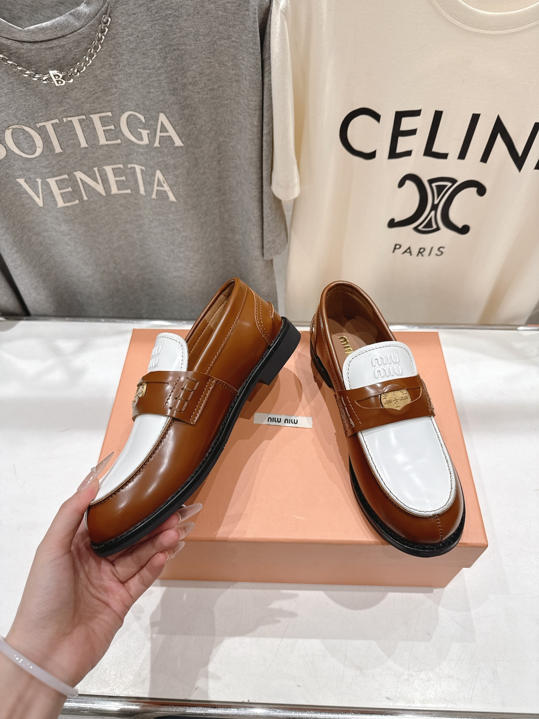 高版本出厂 MiuMiu/缪缪F049 2026ss春夏新款·幸运钱币系列驾车鞋休闲鞋乐福鞋各路明星、小