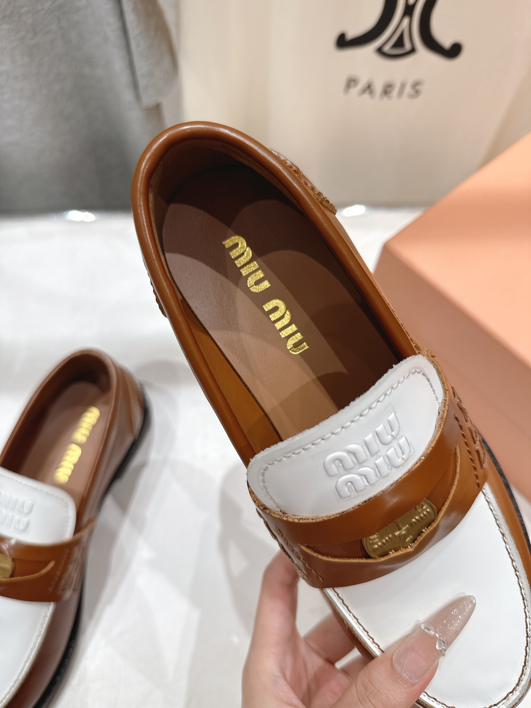 高版本出厂 MiuMiu/缪缪F049 2026ss春夏新款·幸运钱币系列驾车鞋休闲鞋乐福鞋各路明星、小