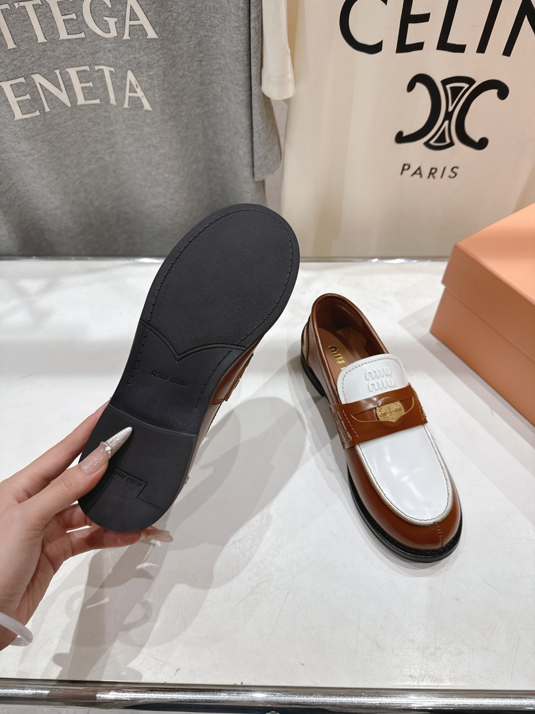 高版本出厂 MiuMiu/缪缪F049 2026ss春夏新款·幸运钱币系列驾车鞋休闲鞋乐福鞋各路明星、小