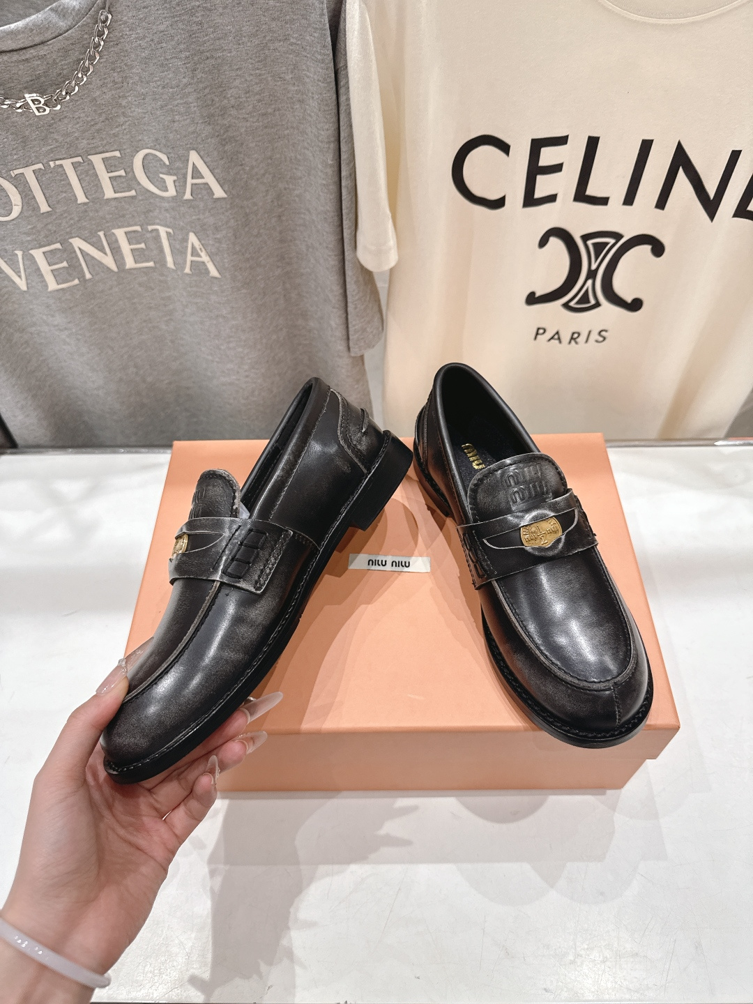 高版本出厂 MiuMiu/缪缪F049 2026ss春夏新款·幸运钱币系列驾车鞋休闲鞋乐福鞋各路明星、小