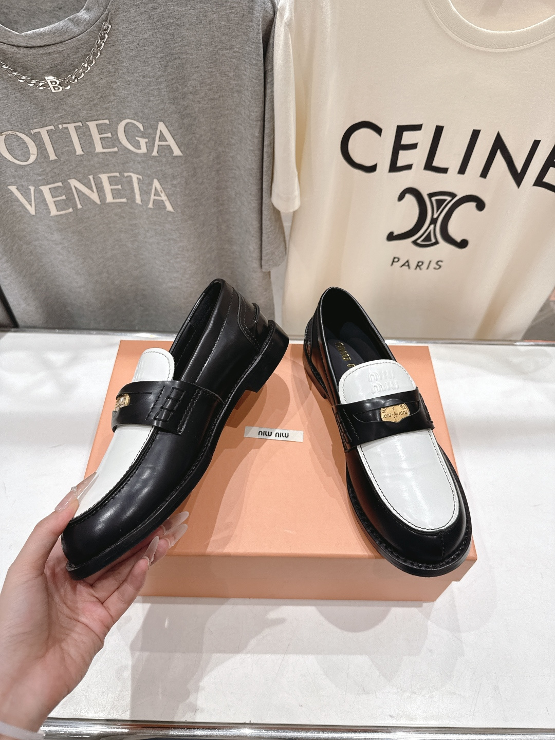 高版本出厂 MiuMiu/缪缪F049 2026ss春夏新款·幸运钱币系列驾车鞋休闲鞋乐福鞋各路明星、小