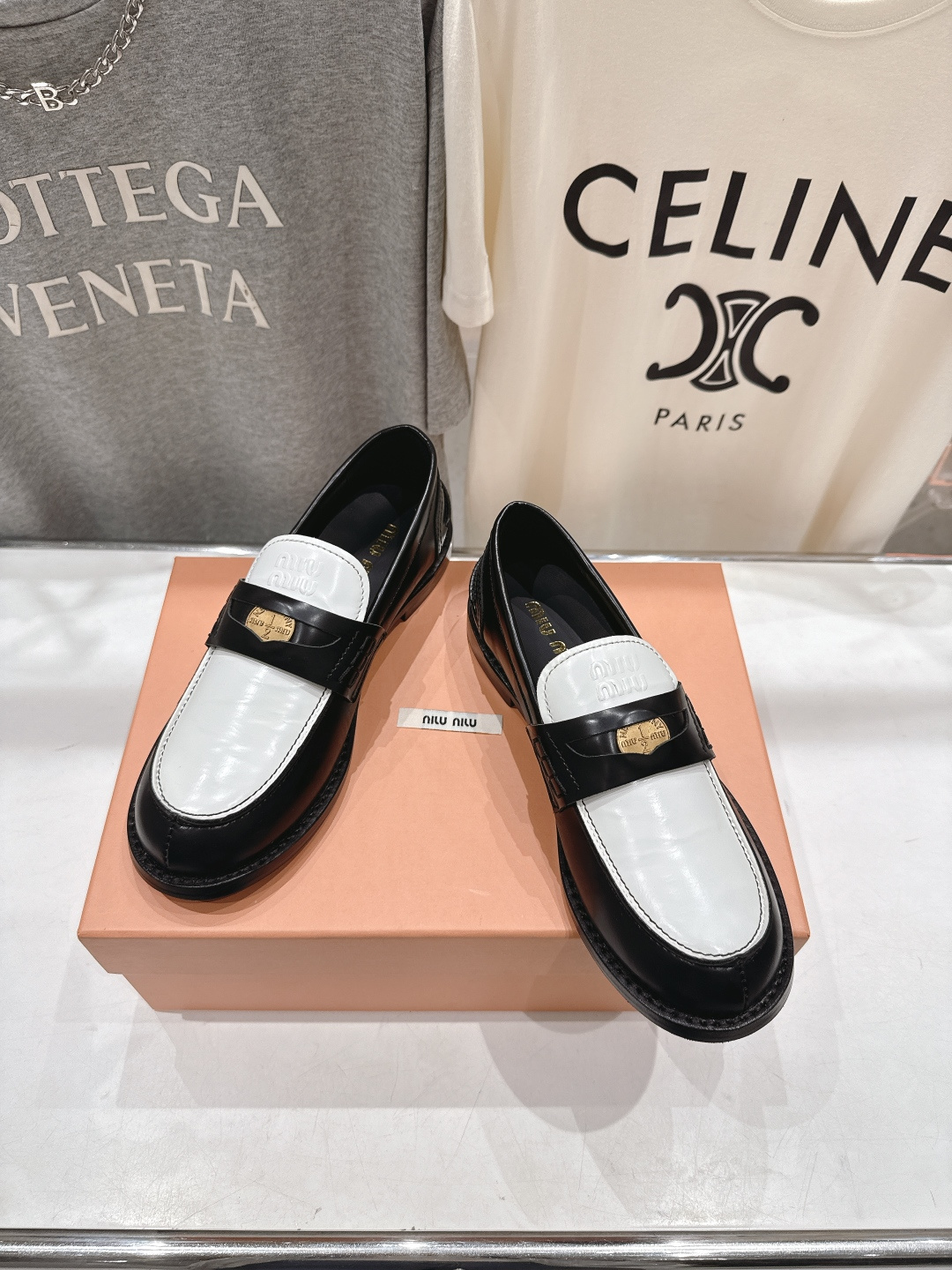 高版本出厂 MiuMiu/缪缪F049 2026ss春夏新款·幸运钱币系列驾车鞋休闲鞋乐福鞋各路明星、小