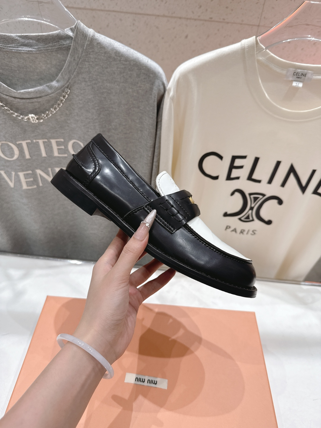 高版本出厂 MiuMiu/缪缪F049 2026ss春夏新款·幸运钱币系列驾车鞋休闲鞋乐福鞋各路明星、小