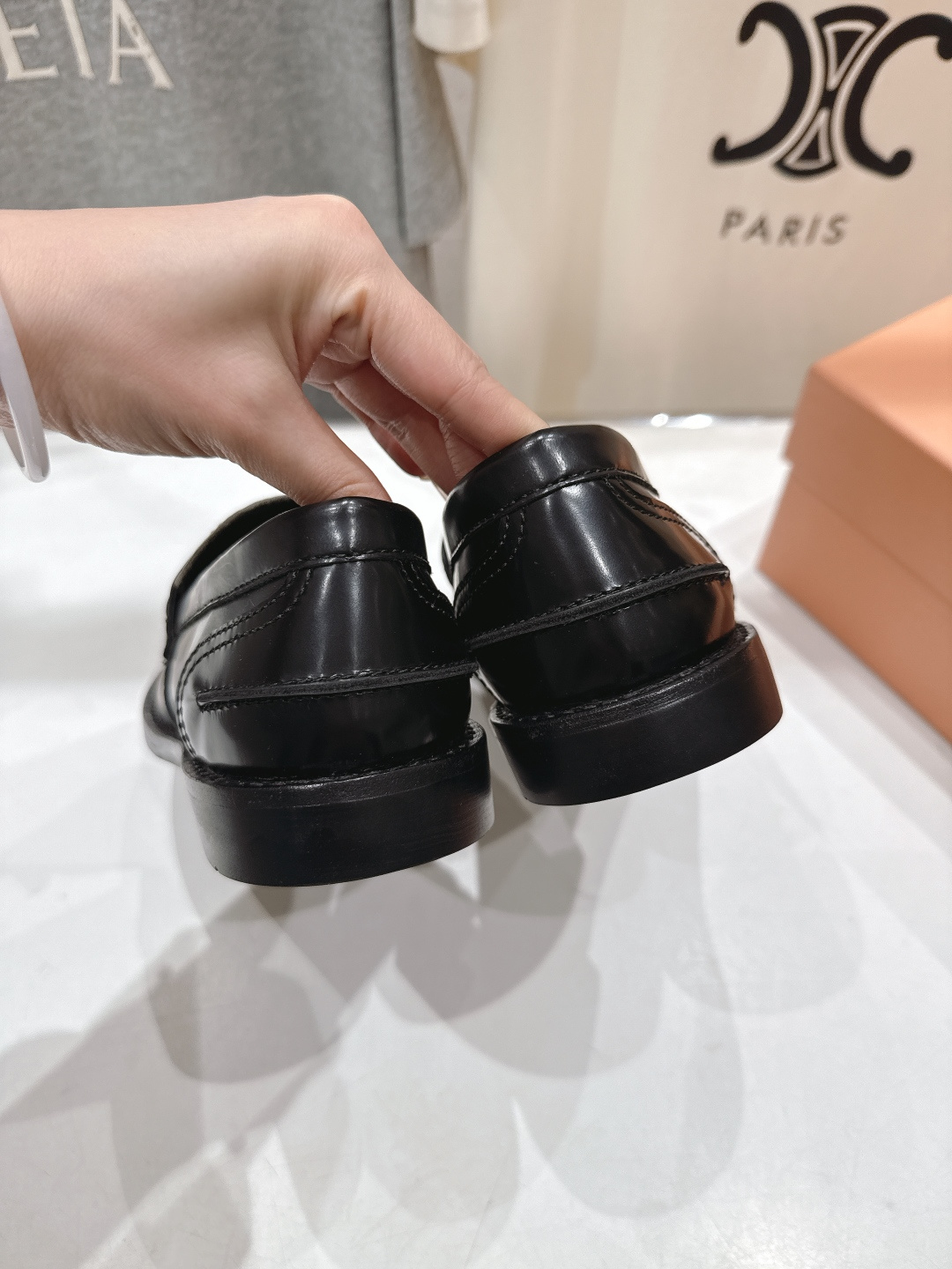 高版本出厂 MiuMiu/缪缪F049 2026ss春夏新款·幸运钱币系列驾车鞋休闲鞋乐福鞋各路明星、小