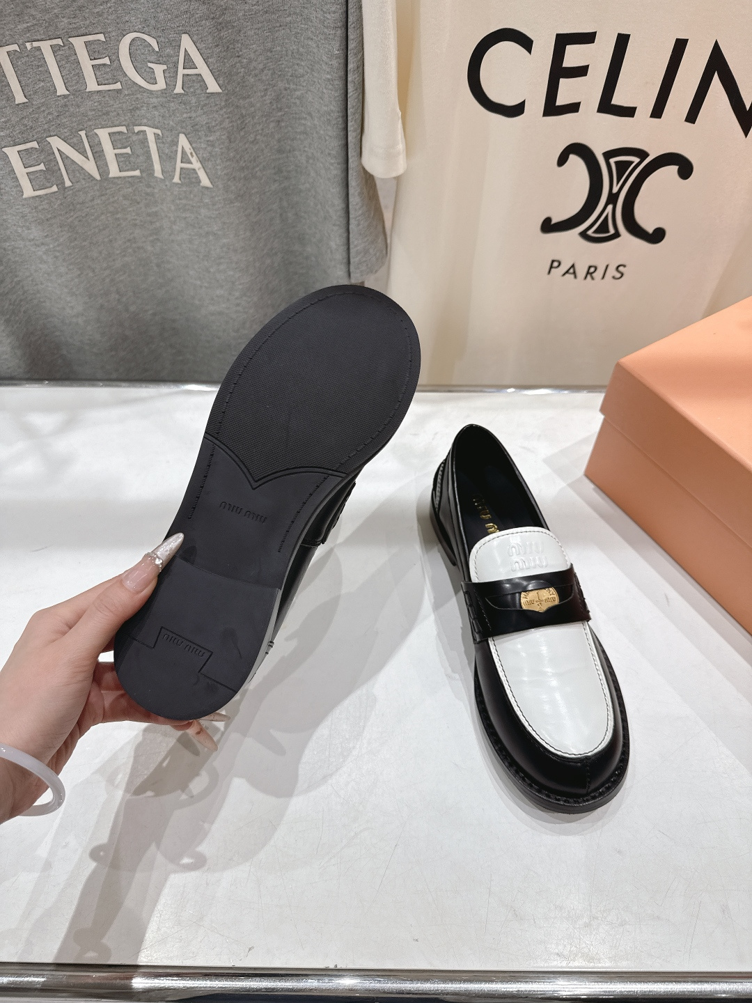 高版本出厂 MiuMiu/缪缪F049 2026ss春夏新款·幸运钱币系列驾车鞋休闲鞋乐福鞋各路明星、小