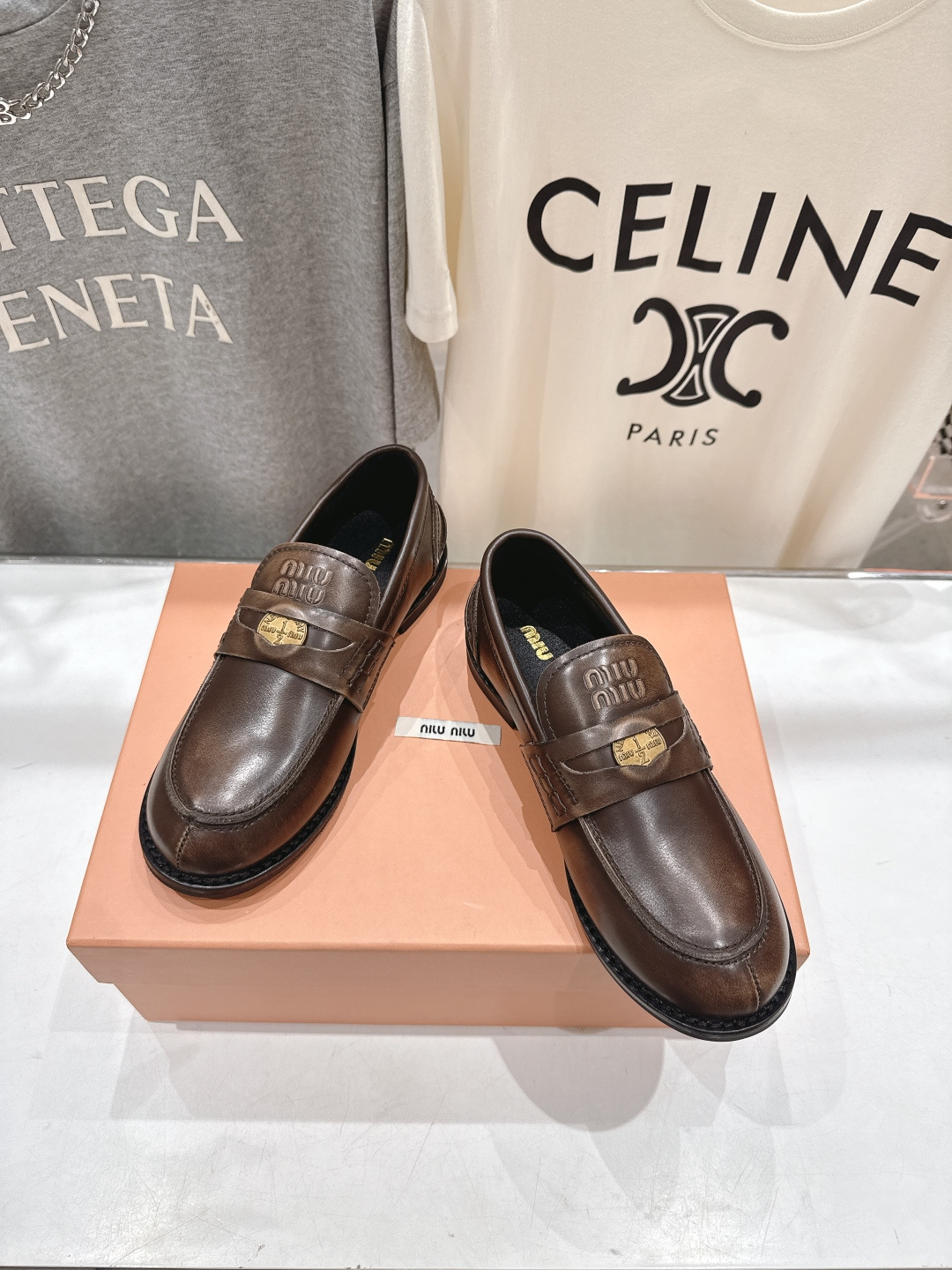 高版本出厂 MiuMiu/缪缪F049 2026ss春夏新款·幸运钱币系列驾车鞋休闲鞋乐福鞋各路明星、小