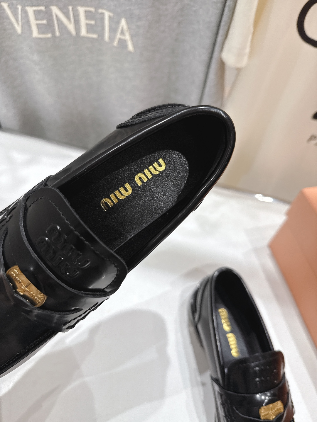 高版本出厂 MiuMiu/缪缪F049 2026ss春夏新款·幸运钱币系列驾车鞋休闲鞋乐福鞋各路明星、小