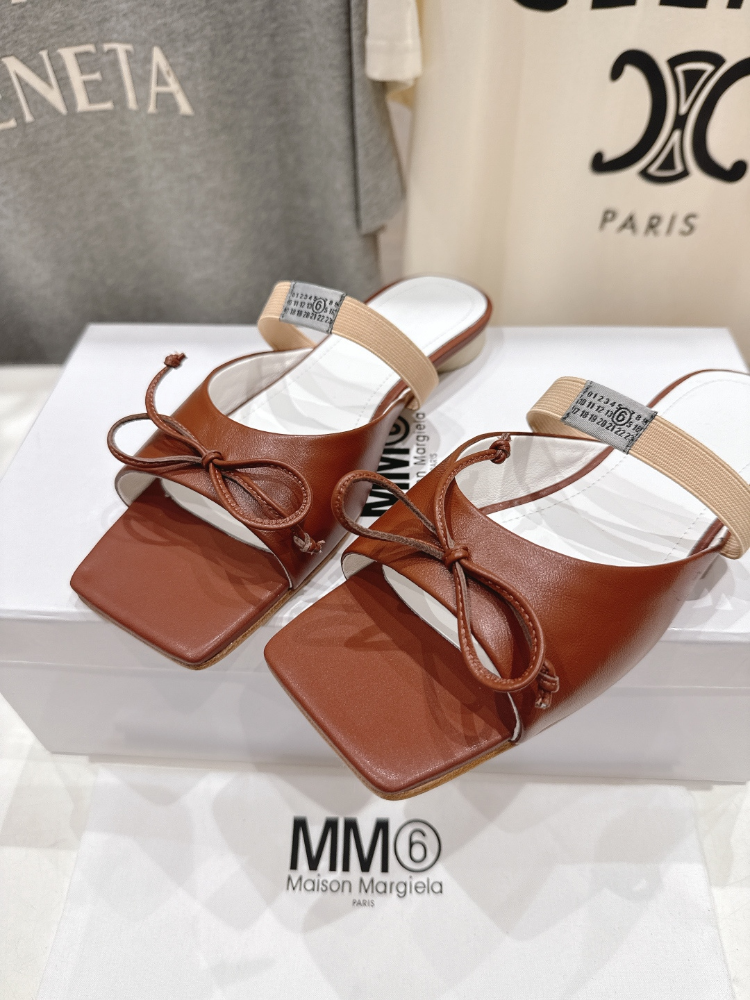 高版本出厂 Maison Marginal* MM6马吉拉26夏日新款蝴蝶结平底拖鞋极简的设计风格 饰有