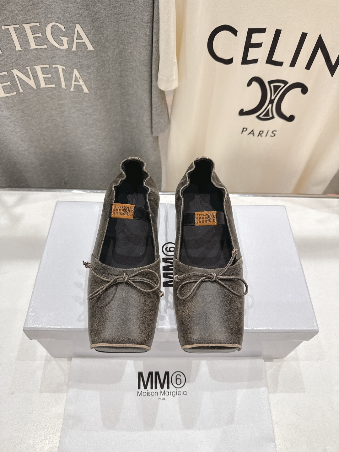 高版本出厂 MM6马吉拉2026ss春夏新品最近超级🔥的一脚蹬懒人鞋平底鞋芭蕾舞鞋舒适度不用说 肯定会很