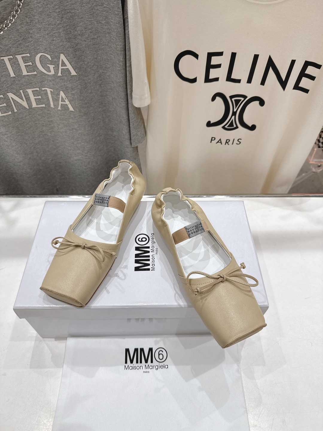 高版本出厂 MM6马吉拉2026ss春夏新品最近超级🔥的一脚蹬懒人鞋平底鞋芭蕾舞鞋舒适度不用说 肯定会很