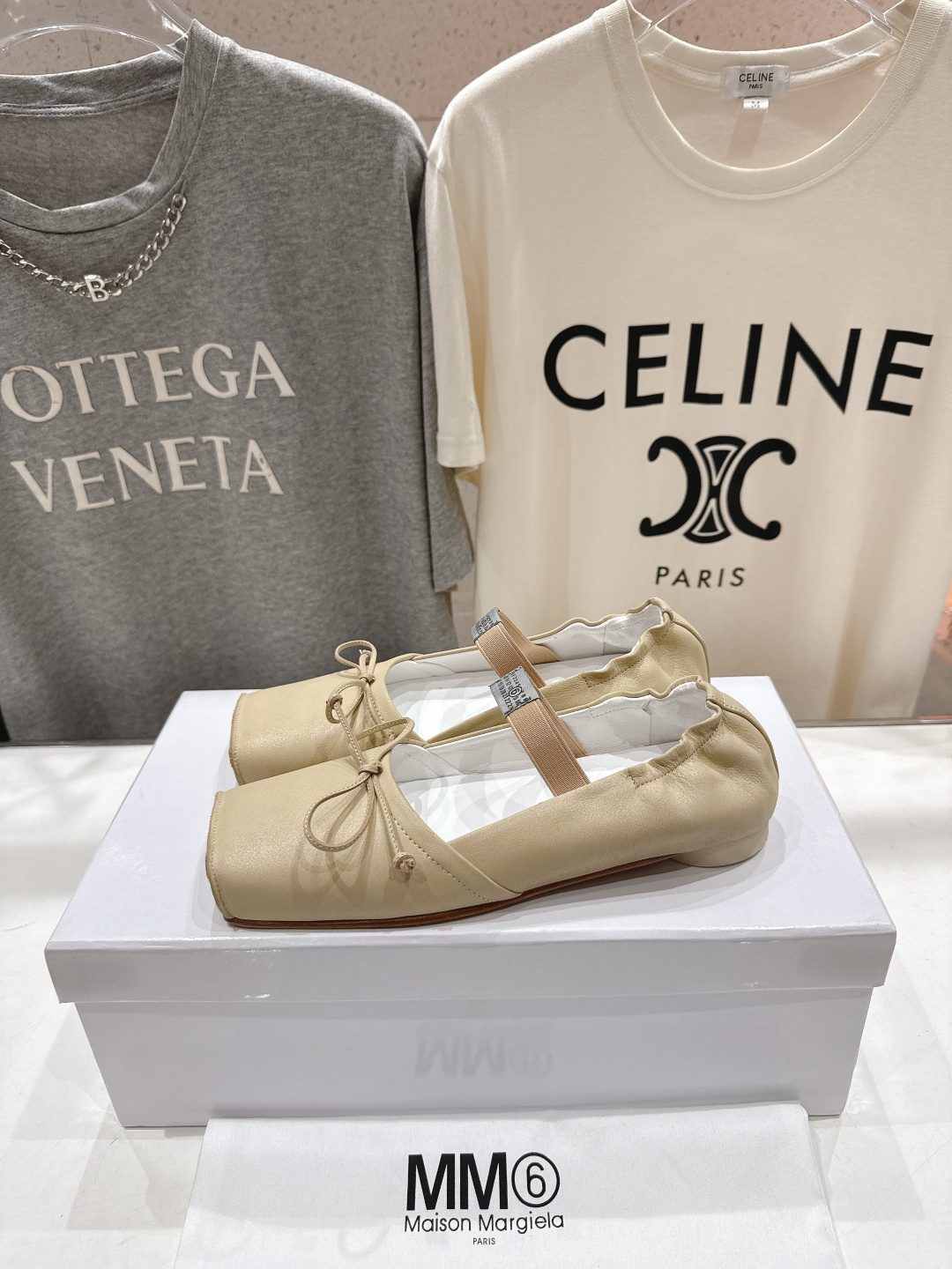 高版本出厂 MM6马吉拉2026ss春夏新品最近超级🔥的一脚蹬懒人鞋平底鞋芭蕾舞鞋舒适度不用说 肯定会很