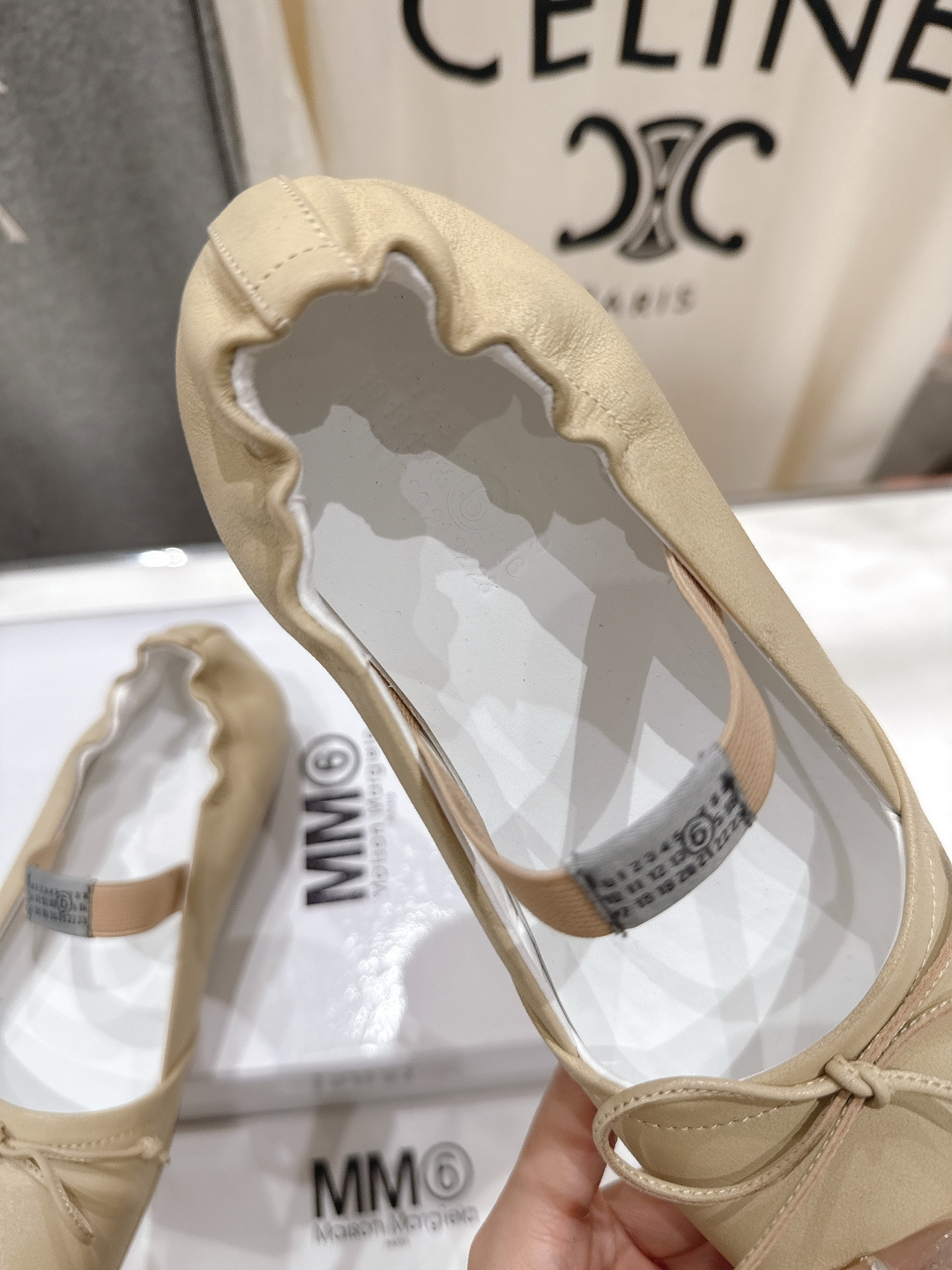 高版本出厂 MM6马吉拉2026ss春夏新品最近超级🔥的一脚蹬懒人鞋平底鞋芭蕾舞鞋舒适度不用说 肯定会很