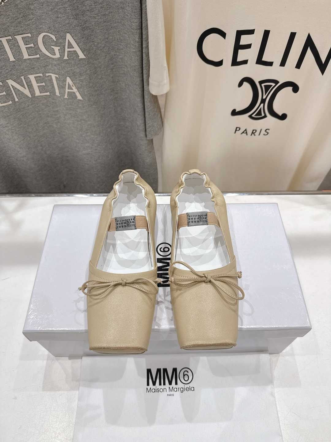 高版本出厂 MM6马吉拉2026ss春夏新品最近超级🔥的一脚蹬懒人鞋平底鞋芭蕾舞鞋舒适度不用说 肯定会很