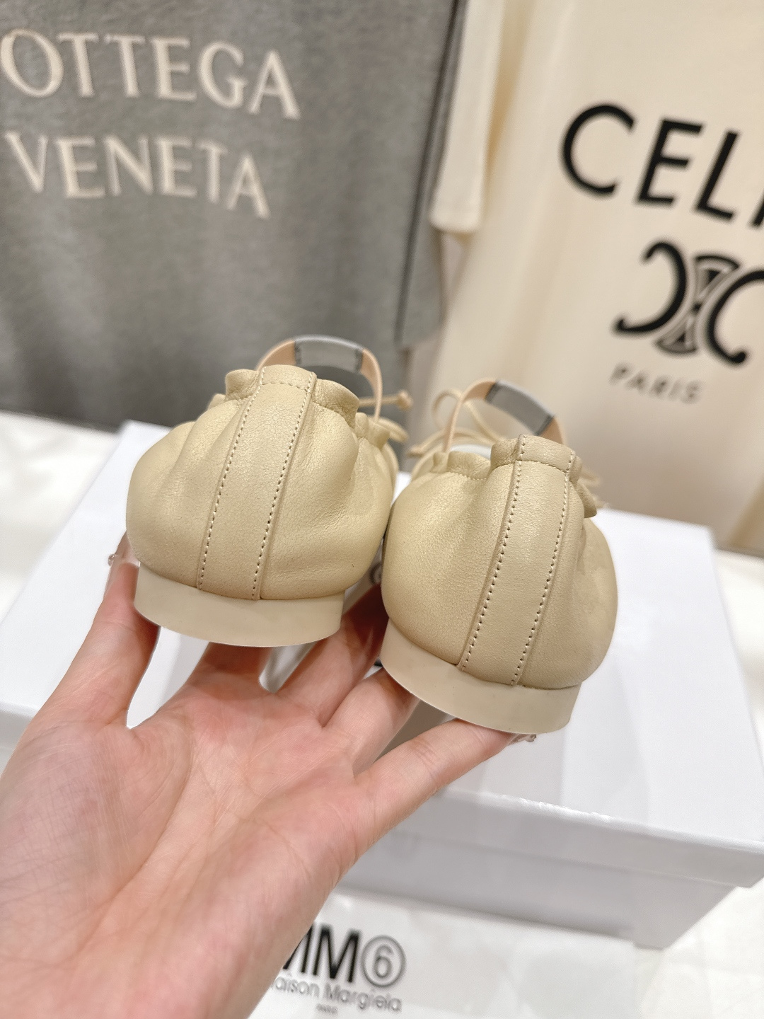 高版本出厂 MM6马吉拉2026ss春夏新品最近超级🔥的一脚蹬懒人鞋平底鞋芭蕾舞鞋舒适度不用说 肯定会很