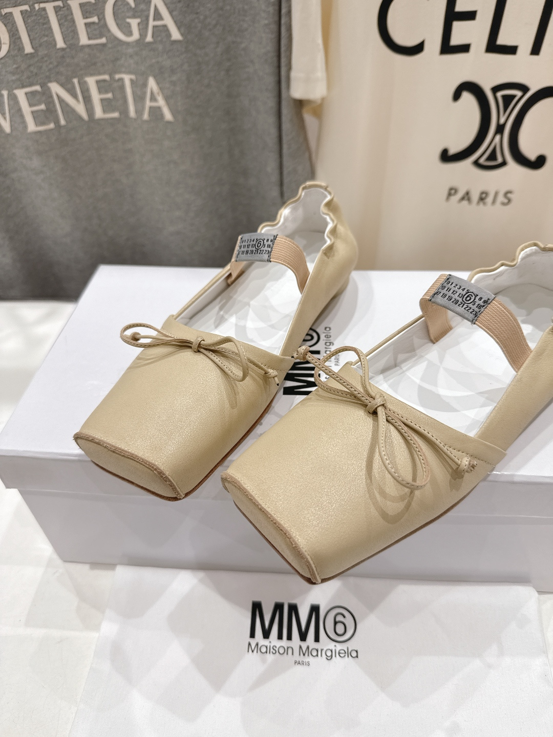 高版本出厂 MM6马吉拉2026ss春夏新品最近超级🔥的一脚蹬懒人鞋平底鞋芭蕾舞鞋舒适度不用说 肯定会很