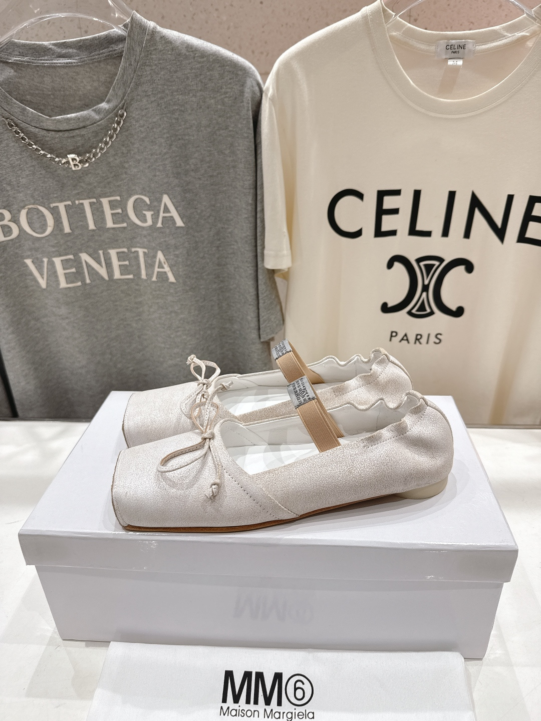 高版本出厂 MM6马吉拉2026ss春夏新品最近超级🔥的一脚蹬懒人鞋平底鞋芭蕾舞鞋舒适度不用说 肯定会很