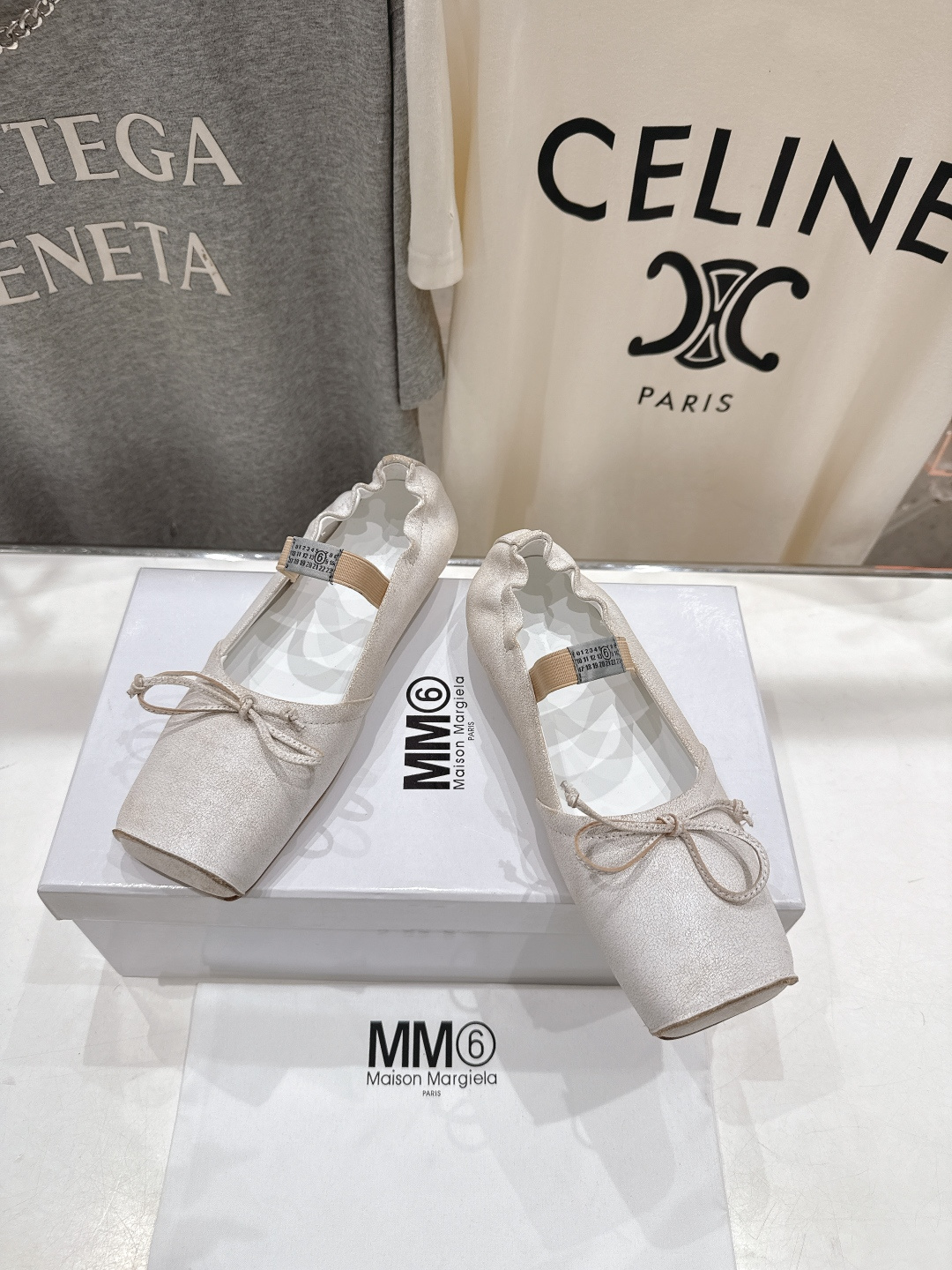 高版本出厂 MM6马吉拉2026ss春夏新品最近超级🔥的一脚蹬懒人鞋平底鞋芭蕾舞鞋舒适度不用说 肯定会很