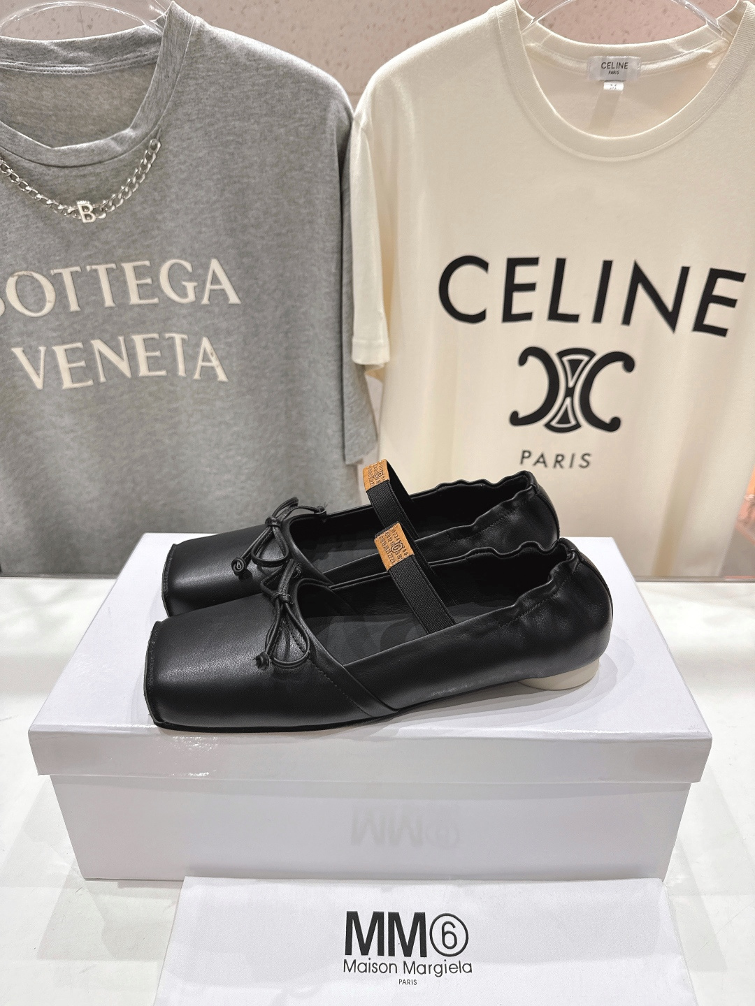 高版本出厂 MM6马吉拉2026ss春夏新品最近超级🔥的一脚蹬懒人鞋平底鞋芭蕾舞鞋舒适度不用说 肯定会很