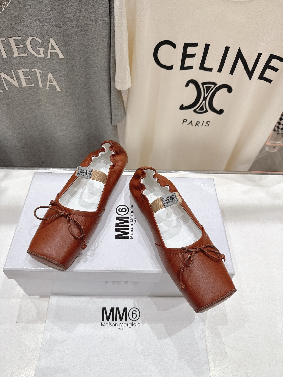 高版本出厂 MM6马吉拉2026ss春夏新品最近超级🔥的一脚蹬懒人鞋平底鞋芭蕾舞鞋舒适度不用说 肯定会很