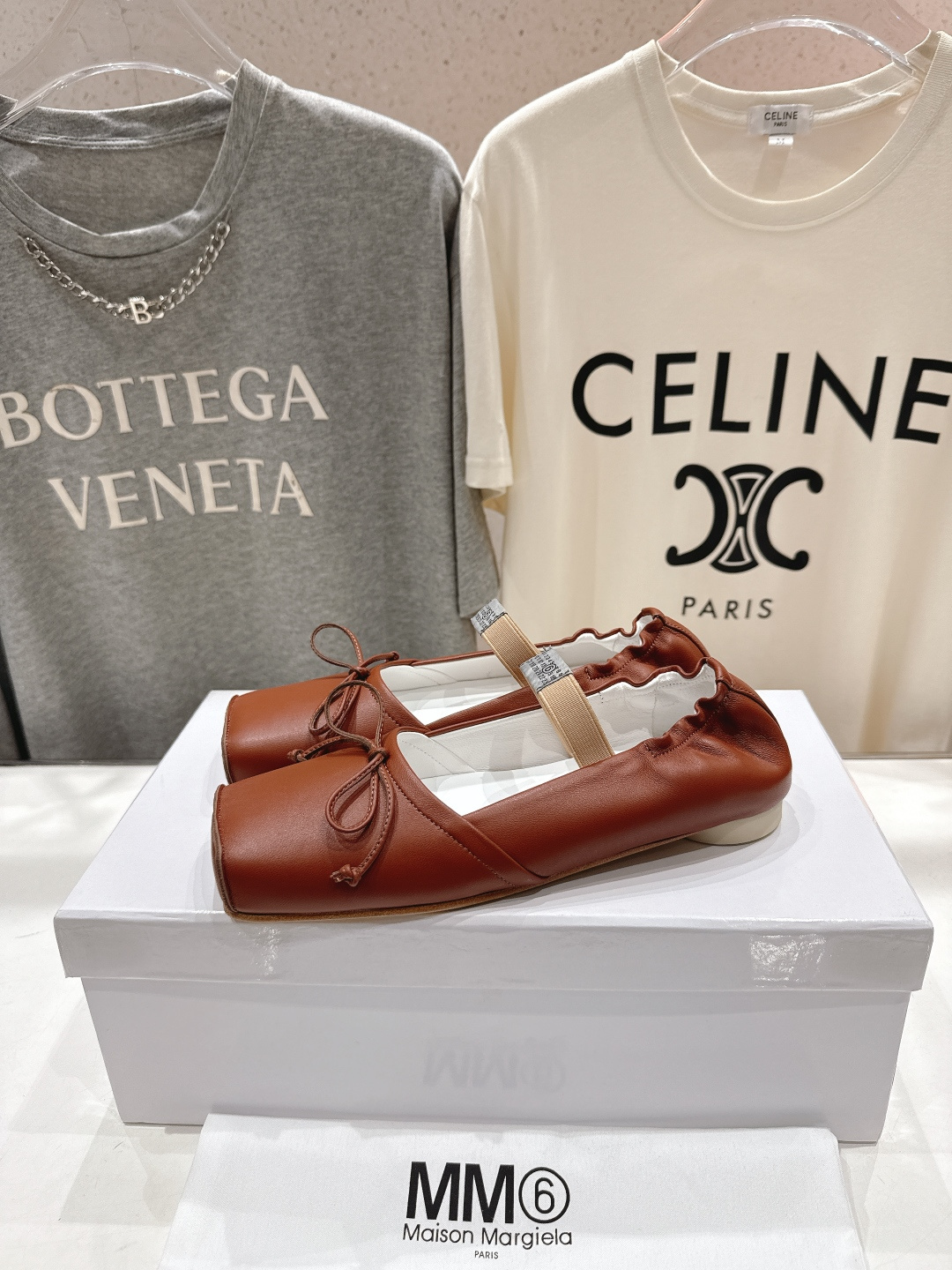 高版本出厂 MM6马吉拉2026ss春夏新品最近超级🔥的一脚蹬懒人鞋平底鞋芭蕾舞鞋舒适度不用说 肯定会很