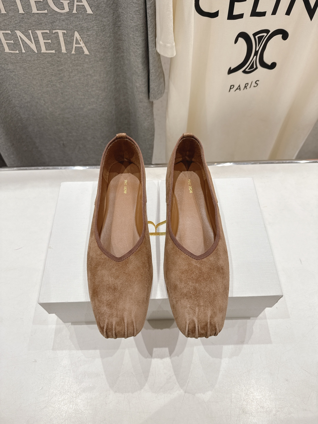 高版本出厂 the row 2026ss春夏走秀爆款小方头平底鞋玛丽珍休闲鞋单鞋非常舒服的平底鞋，极简设