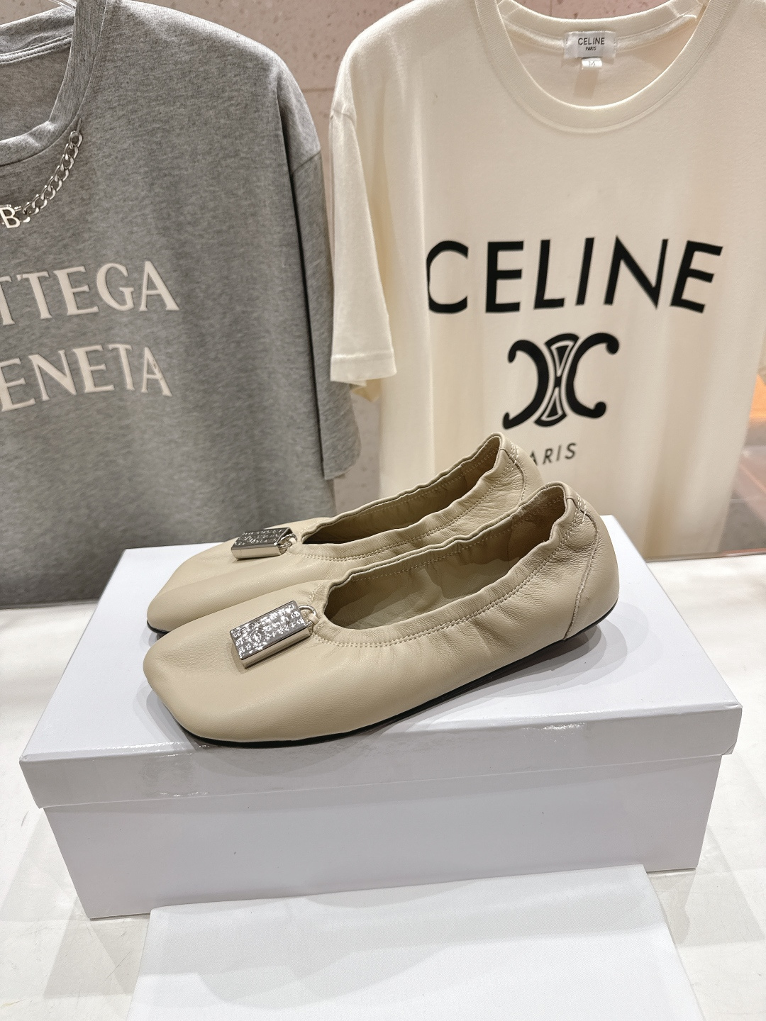 高版本出厂 MM6马吉拉2026ss春夏新品最近超级🔥的一脚蹬懒人鞋平底鞋芭蕾舞鞋舒适度不用说 肯定会很