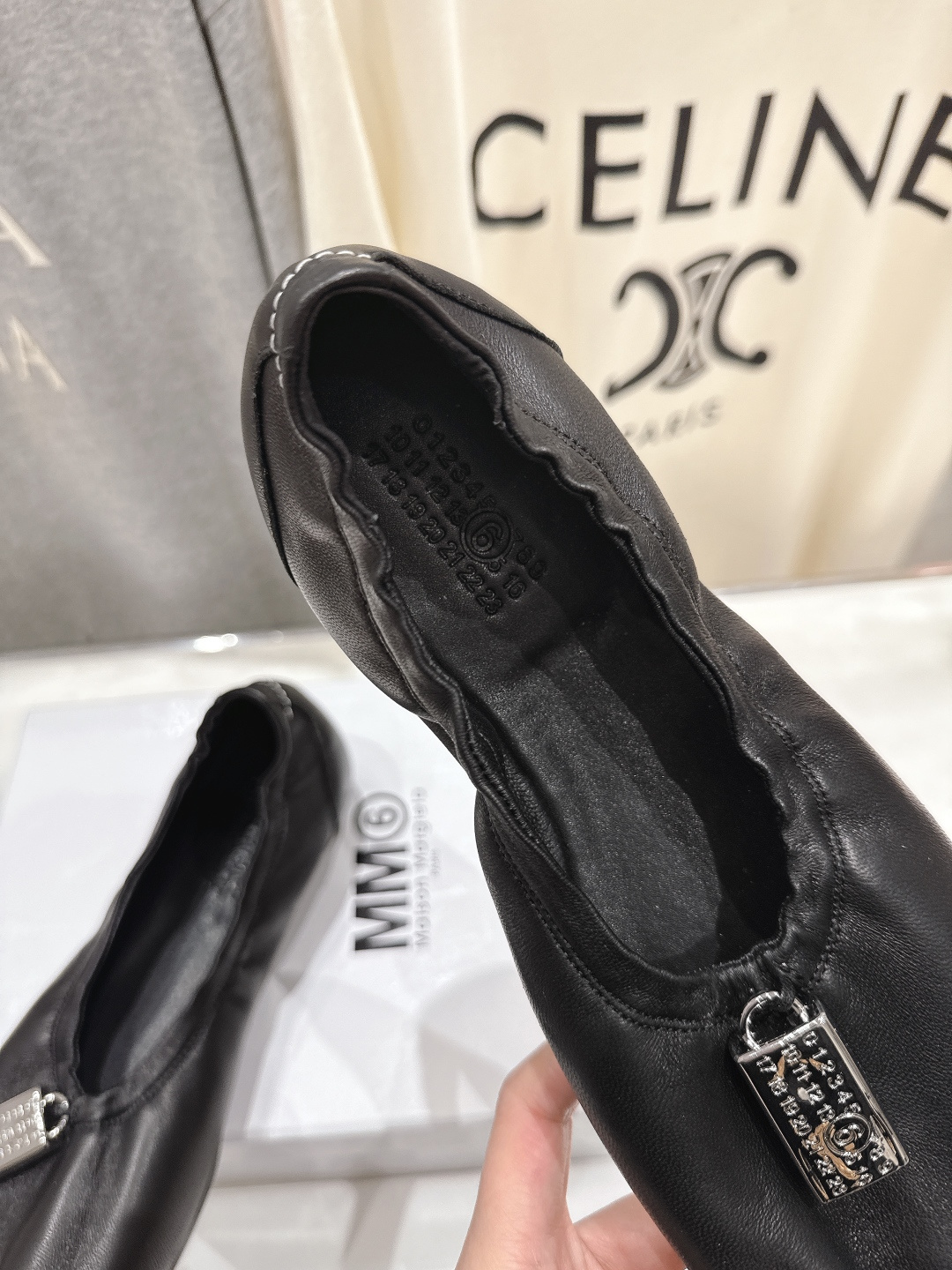 高版本出厂 MM6马吉拉2026ss春夏新品最近超级🔥的一脚蹬懒人鞋平底鞋芭蕾舞鞋舒适度不用说 肯定会很