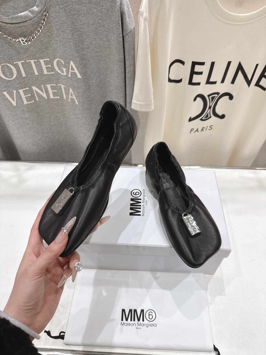 高版本出厂 MM6马吉拉2026ss春夏新品最近超级🔥的一脚蹬懒人鞋平底鞋芭蕾舞鞋舒适度不用说 肯定会很