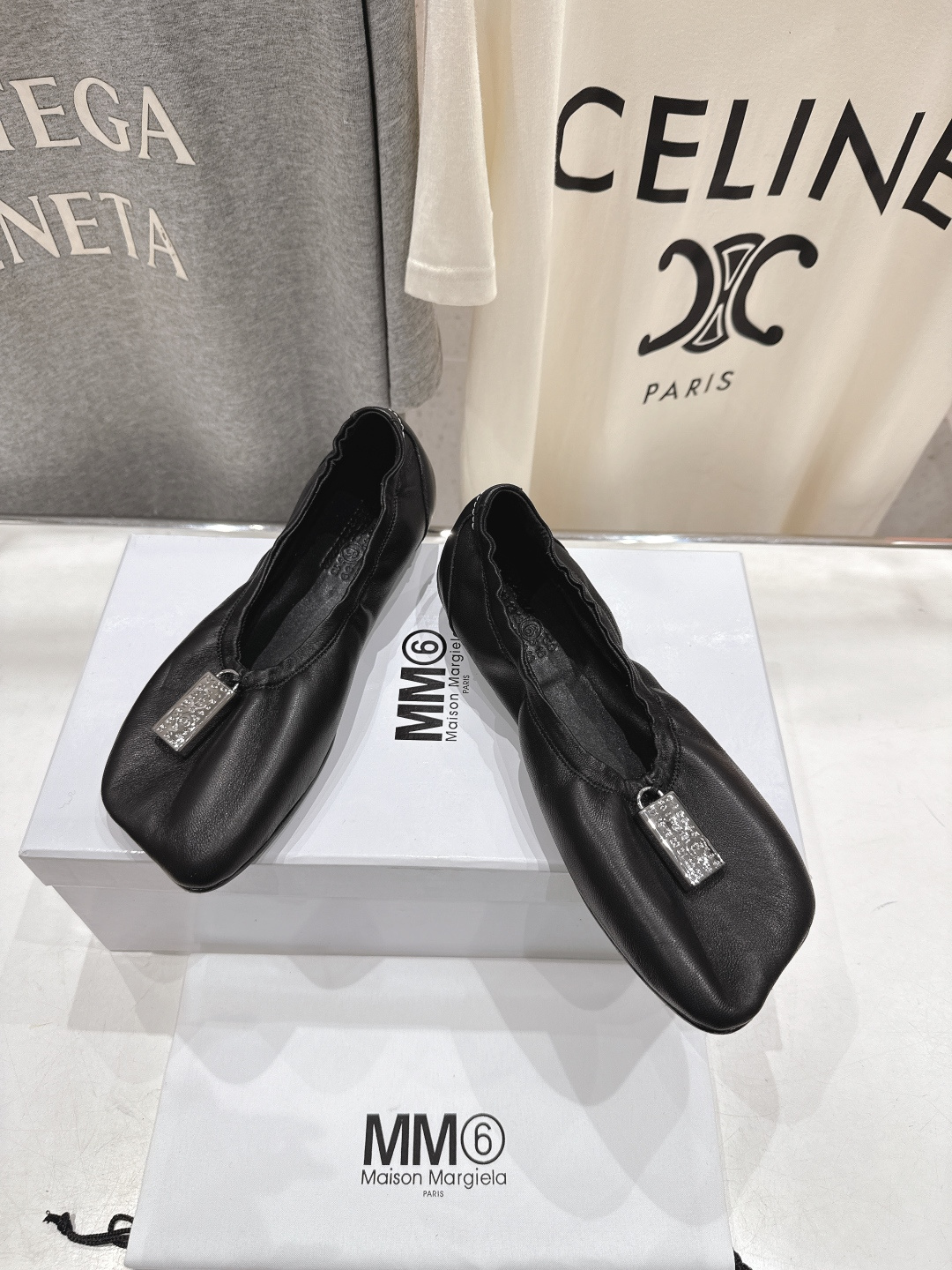 高版本出厂 MM6马吉拉2026ss春夏新品最近超级🔥的一脚蹬懒人鞋平底鞋芭蕾舞鞋舒适度不用说 肯定会很