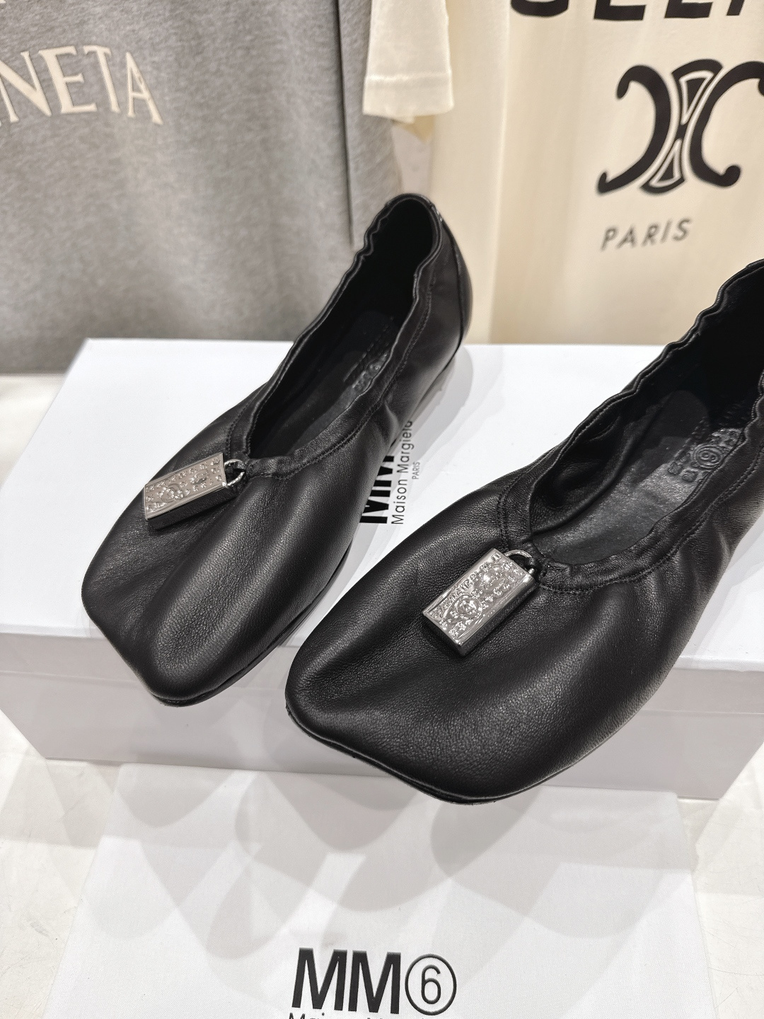 高版本出厂 MM6马吉拉2026ss春夏新品最近超级🔥的一脚蹬懒人鞋平底鞋芭蕾舞鞋舒适度不用说 肯定会很