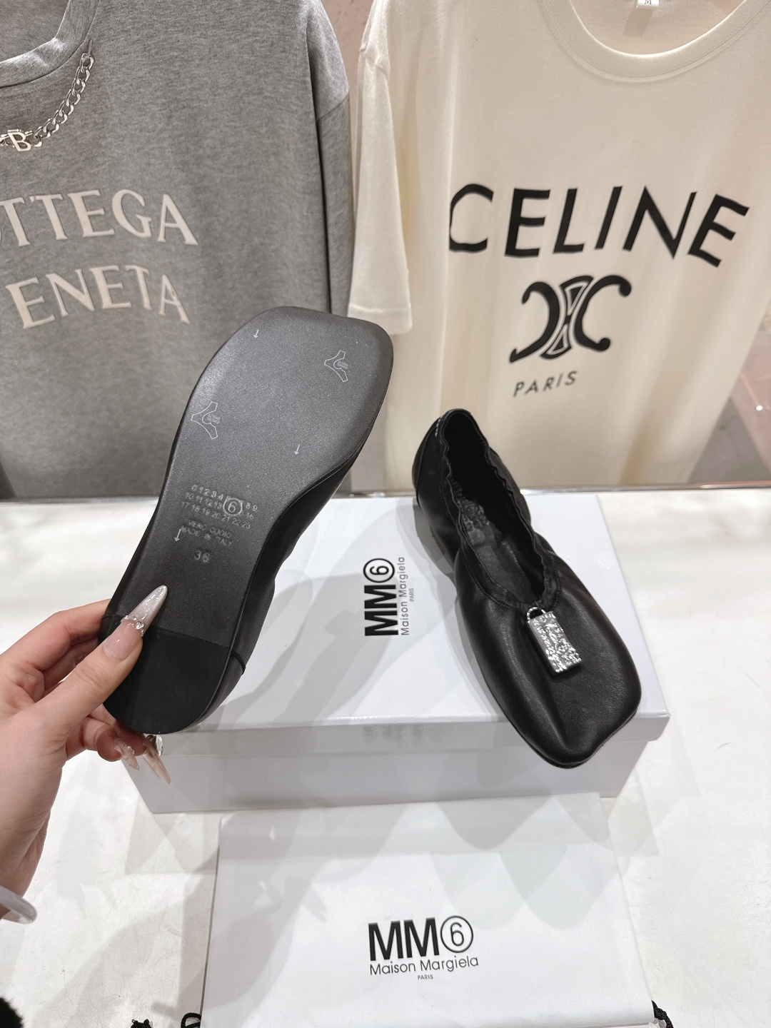 高版本出厂 MM6马吉拉2026ss春夏新品最近超级🔥的一脚蹬懒人鞋平底鞋芭蕾舞鞋舒适度不用说 肯定会很