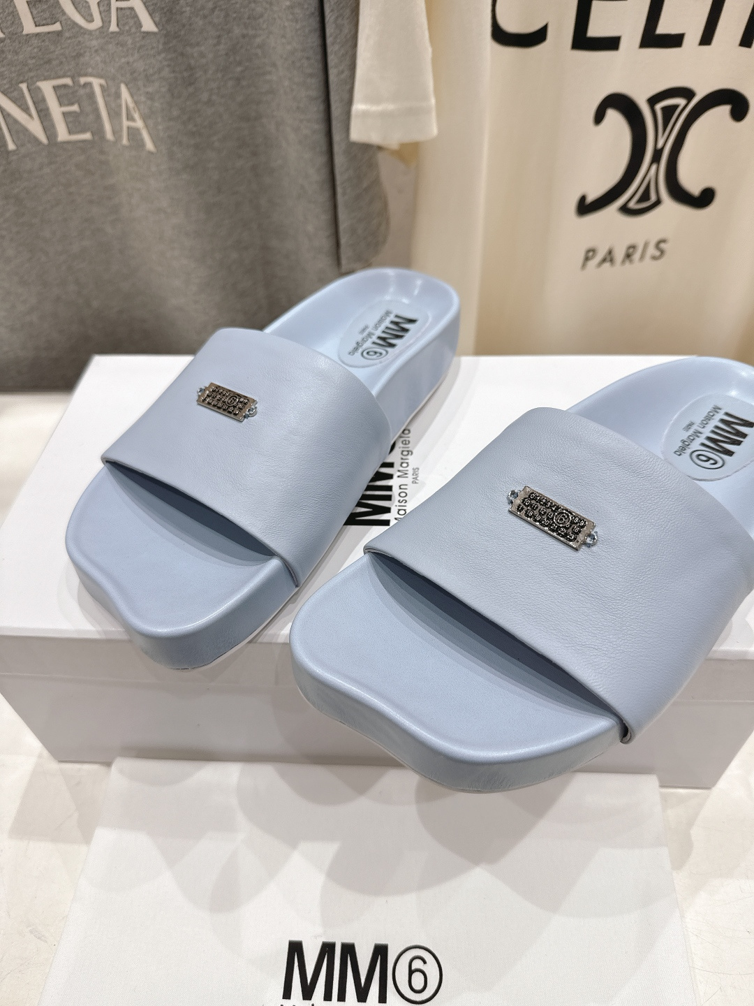 高版本出厂 Maison Marginal* MM6马吉拉26夏日新款平底沙滩拖鞋极简的设计风格 饰有品
