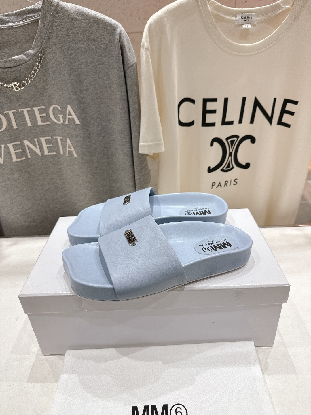 高版本出厂 Maison Marginal* MM6马吉拉26夏日新款平底沙滩拖鞋极简的设计风格 饰有品