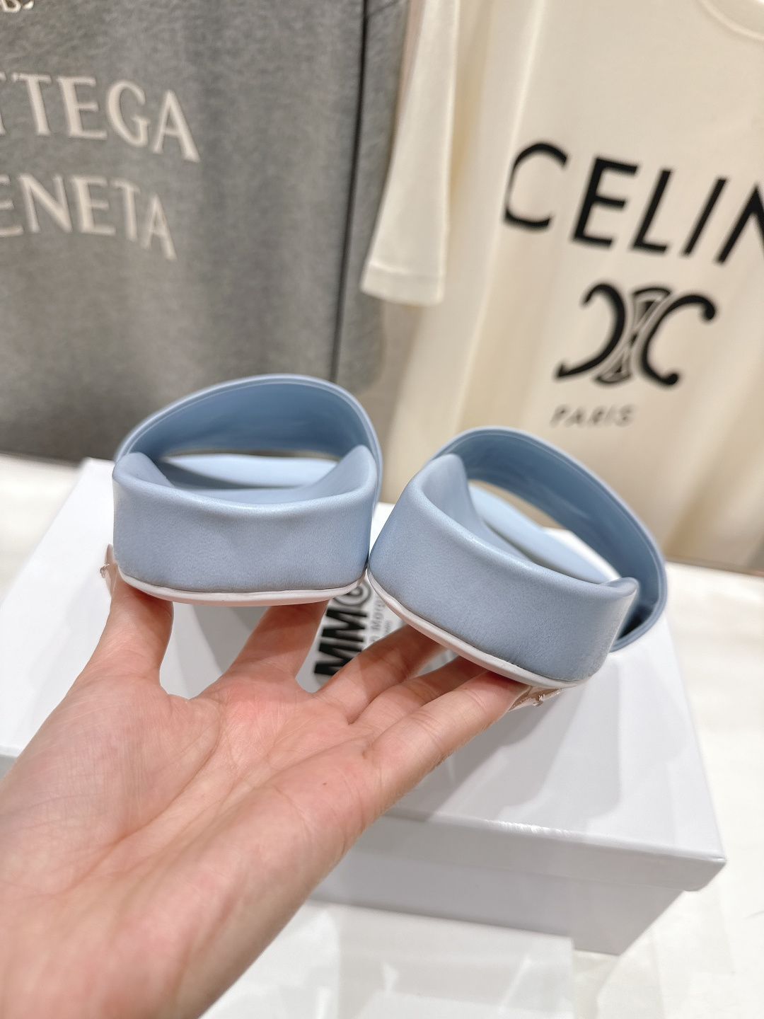 高版本出厂 Maison Marginal* MM6马吉拉26夏日新款平底沙滩拖鞋极简的设计风格 饰有品