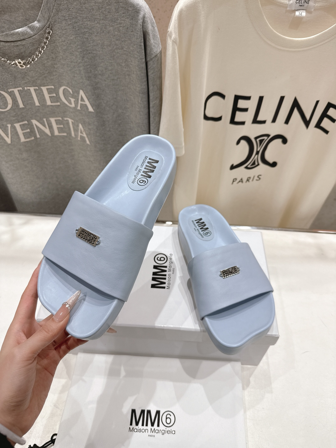 高版本出厂 Maison Marginal* MM6马吉拉26夏日新款平底沙滩拖鞋极简的设计风格 饰有品