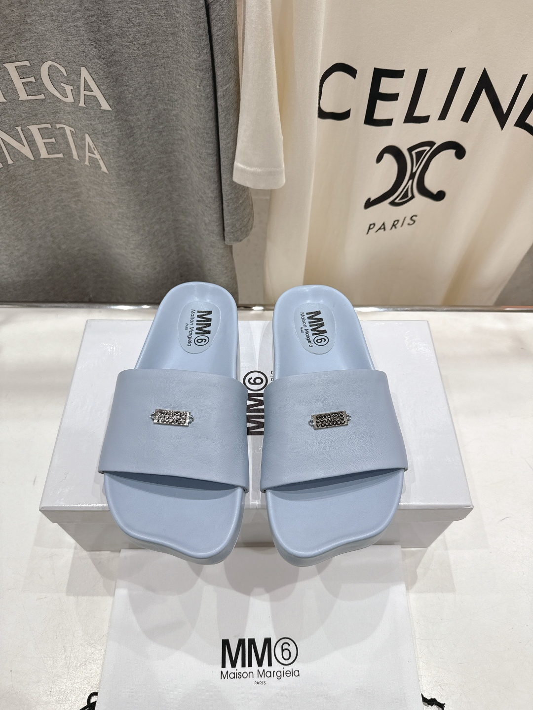 高版本出厂 Maison Marginal* MM6马吉拉26夏日新款平底沙滩拖鞋极简的设计风格 饰有品