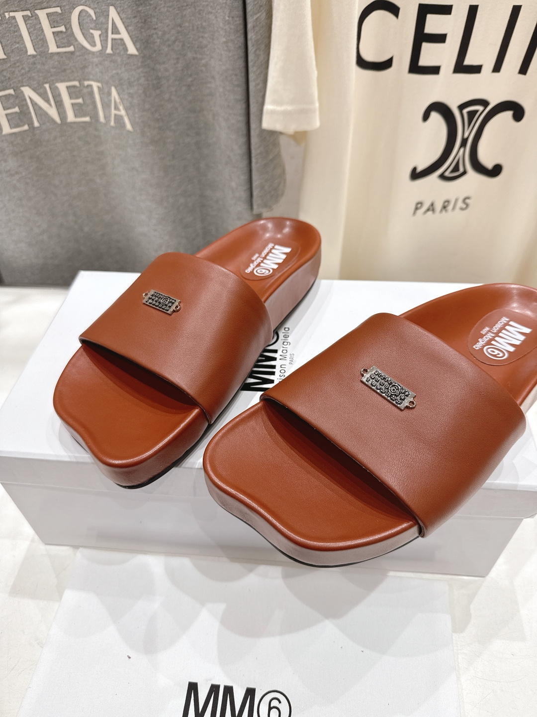 高版本出厂 Maison Marginal* MM6马吉拉26夏日新款平底沙滩拖鞋极简的设计风格 饰有品