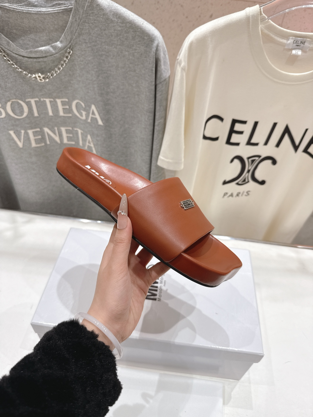 高版本出厂 Maison Marginal* MM6马吉拉26夏日新款平底沙滩拖鞋极简的设计风格 饰有品