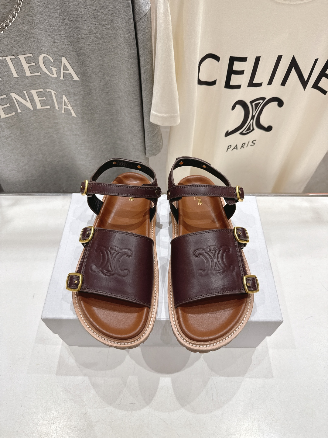 高版本出厂 Celine/赛琳F035 2026ss夏季最新塞林时尚复古风罗马平底凉鞋New Celin