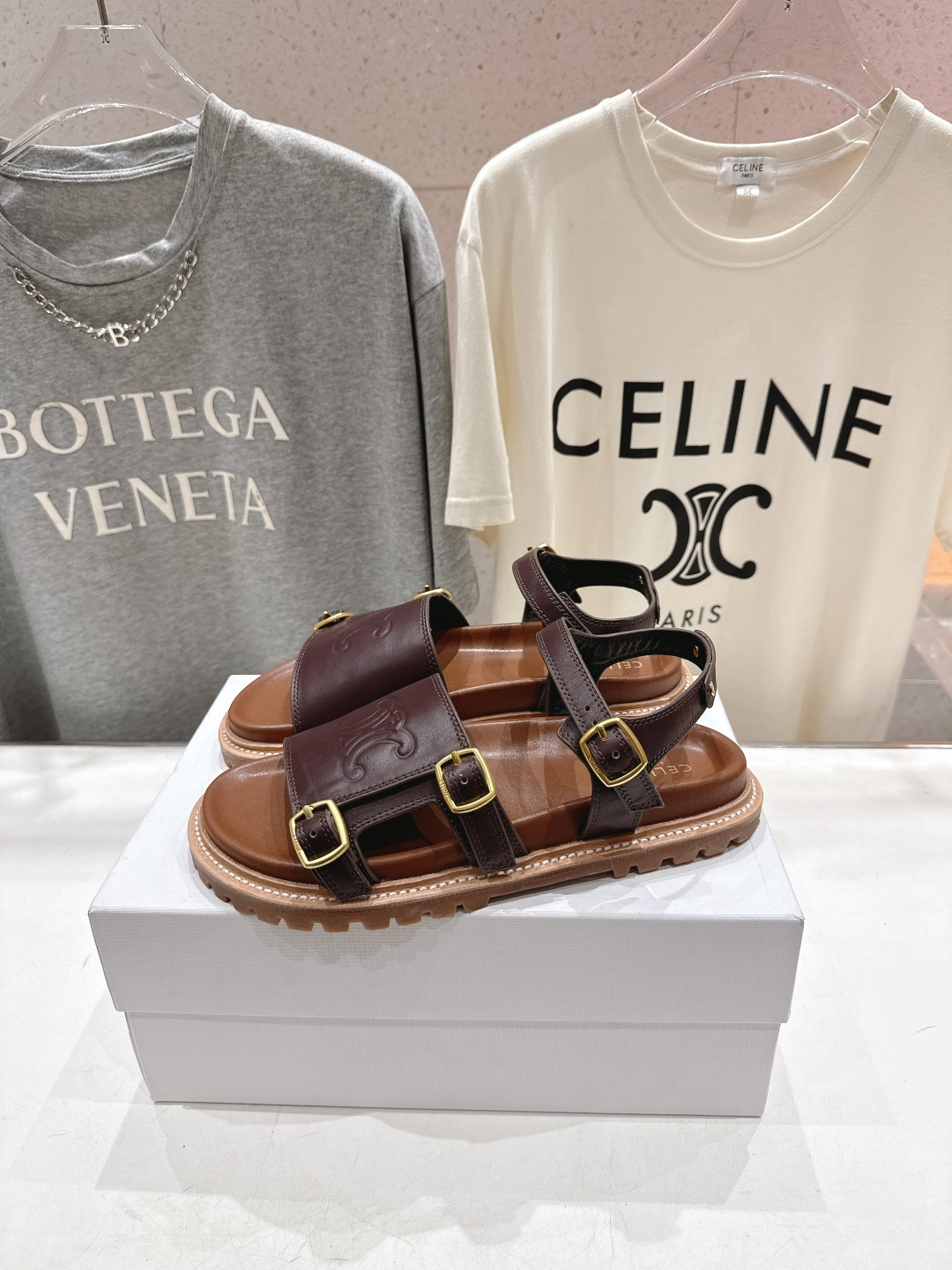 高版本出厂 Celine/赛琳F035 2026ss夏季最新塞林时尚复古风罗马平底凉鞋New Celin