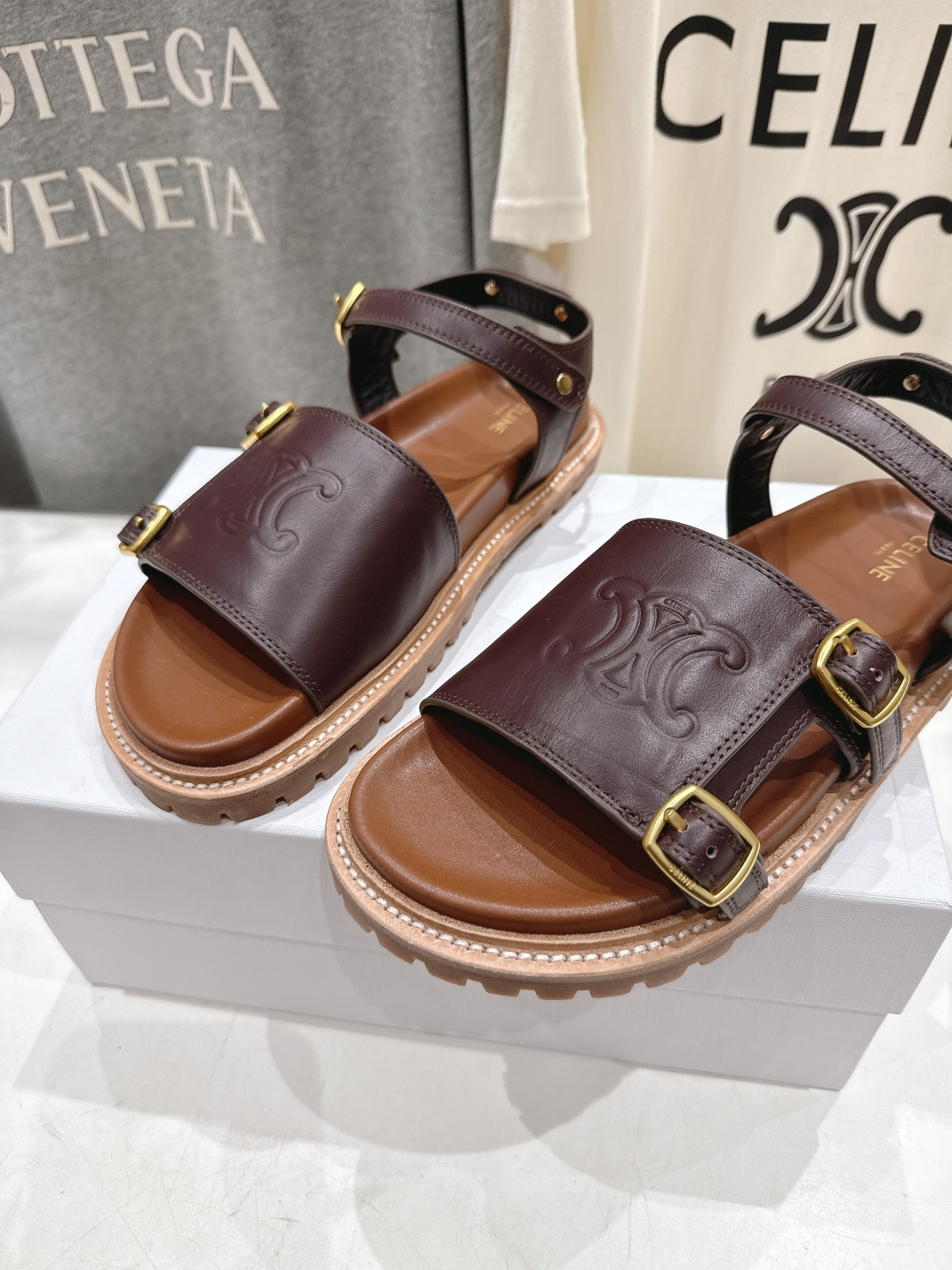 高版本出厂 Celine/赛琳F035 2026ss夏季最新塞林时尚复古风罗马平底凉鞋New Celin