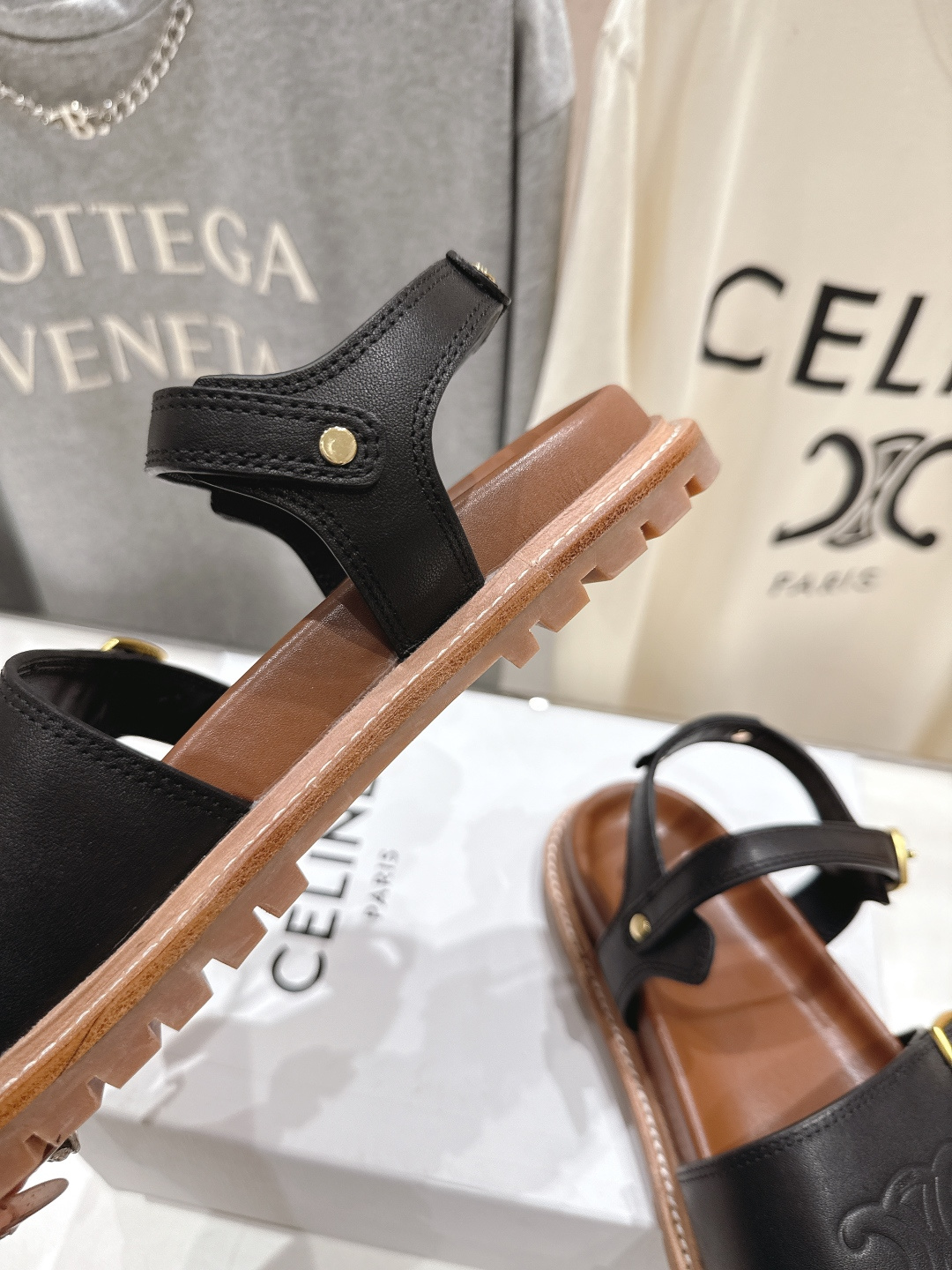 高版本出厂 Celine/赛琳F035 2026ss夏季最新塞林时尚复古风罗马平底凉鞋New Celin