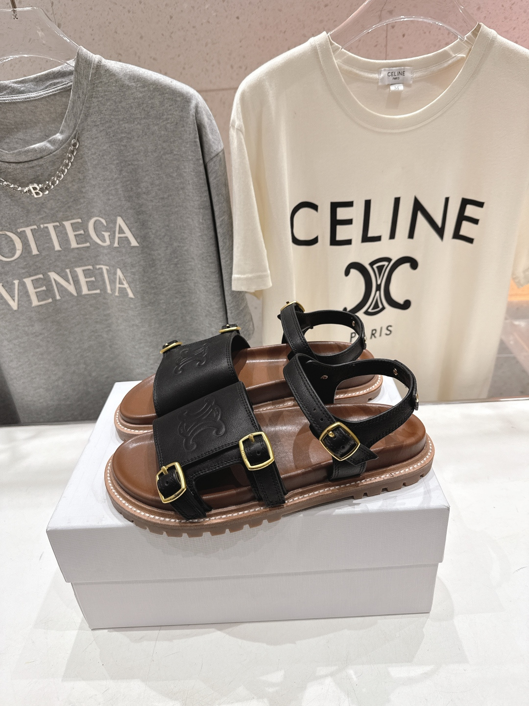 高版本出厂 Celine/赛琳F035 2026ss夏季最新塞林时尚复古风罗马平底凉鞋New Celin