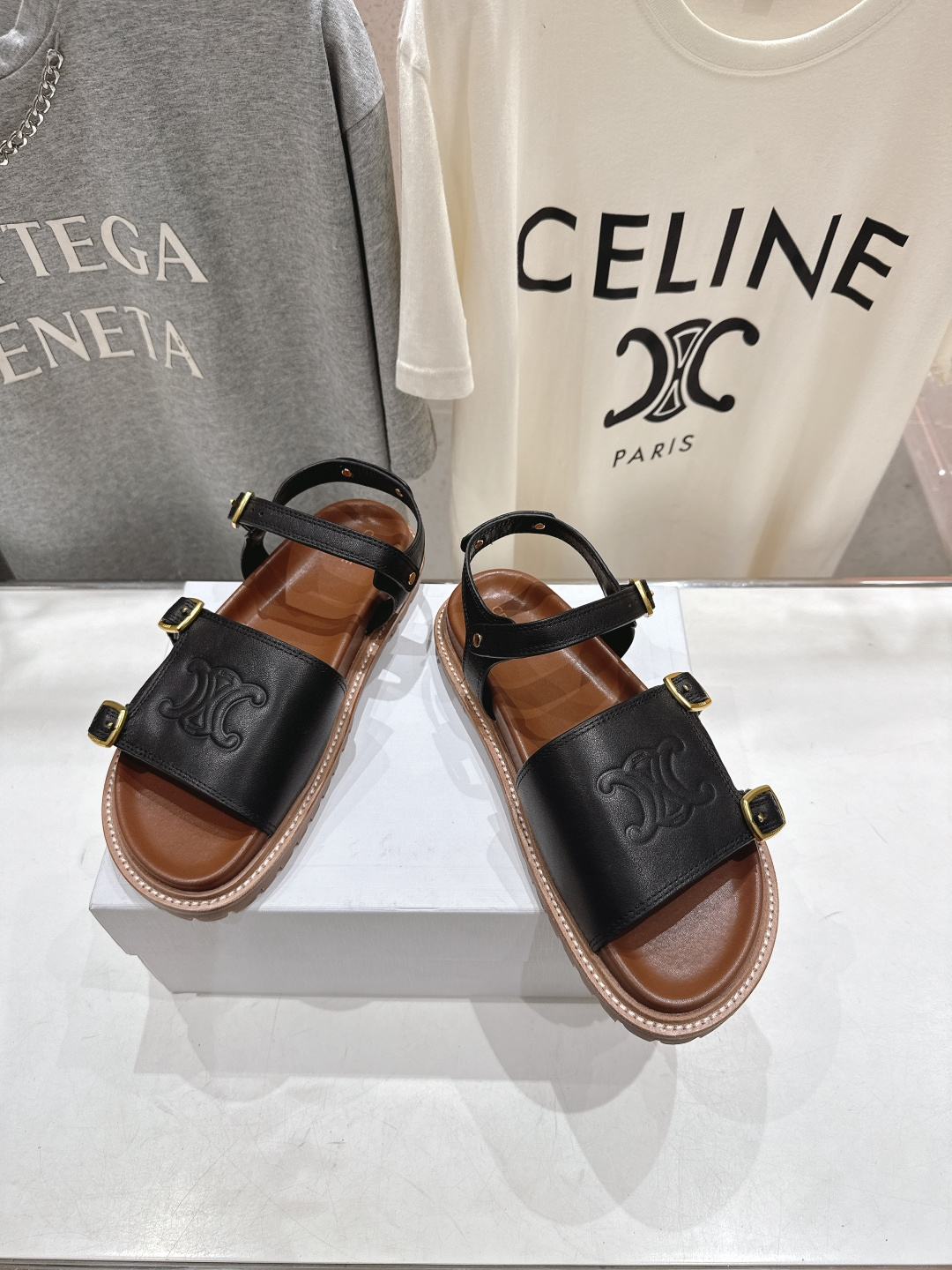 高版本出厂 Celine/赛琳F035 2026ss夏季最新塞林时尚复古风罗马平底凉鞋New Celin