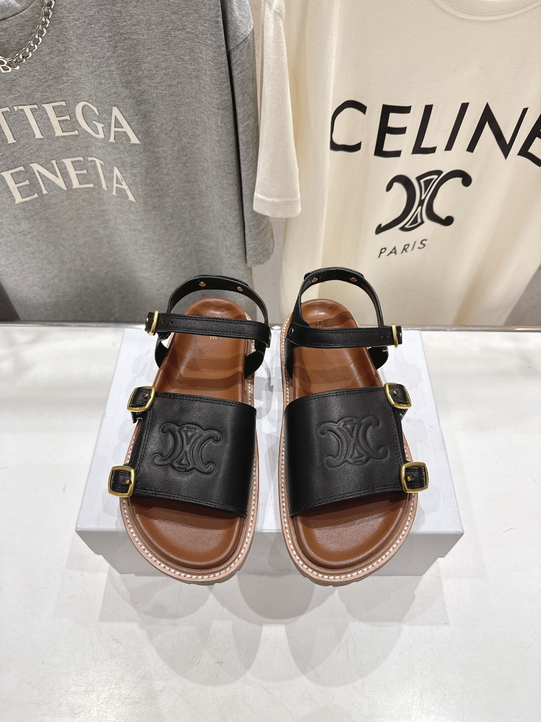 高版本出厂 Celine/赛琳F035 2026ss夏季最新塞林时尚复古风罗马平底凉鞋New Celin
